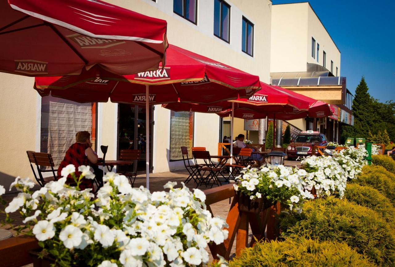 Hotel Dobosz Police Exterior foto